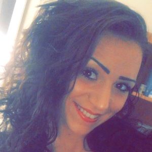 Meet your Posher, Cassandra